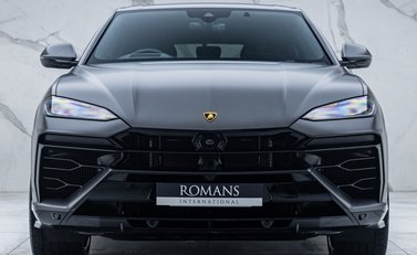 Lamborghini Urus SE 7