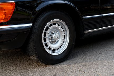 Mercedes-Benz SL Series 380 SL 10