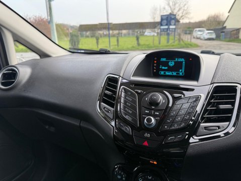 Ford Fiesta 1.25 Zetec Euro 5 5dr 16