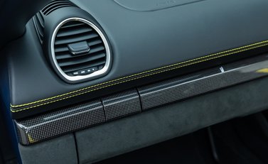Porsche 718 SPYDER 23