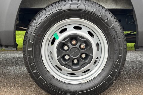 Iveco Daily 35S14V Hi-Matic Panel Van - Air Con / Auto / Car Play 31