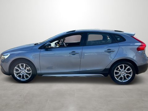 Volvo V40 T3 [152] Cross Country Pro 5dr Geartronic 5