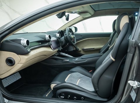 Ferrari GTC4 Lusso V12 16