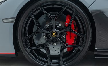 Lamborghini Revuelto 28