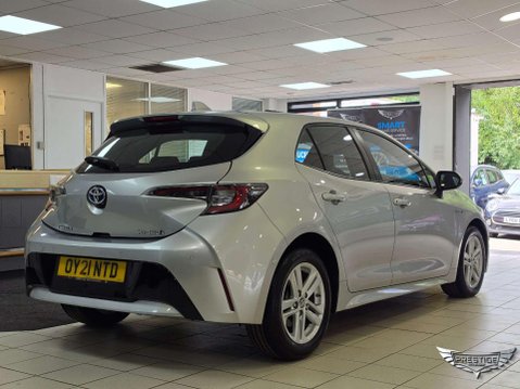 Toyota Corolla 1.8 VVT-h Icon Tech CVT Euro 6 (s/s) 5dr 42
