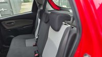 Toyota Yaris 1.5 VVT-i Icon Hatchback 5dr Petrol CVT Euro 6 (111 ps) 7