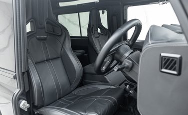 Land Rover Defender 90 TD XS OVERFINCH 14