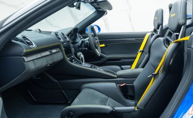 Porsche 718 SPYDER 17