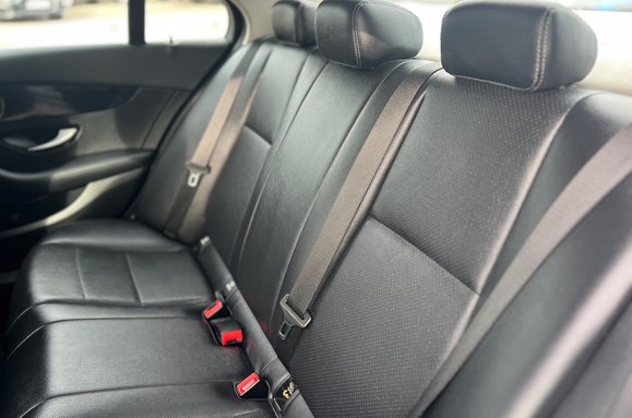 Mercedes-Benz C Class C200 SE PETROL 4 Door 30