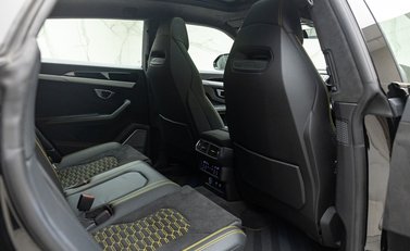 Lamborghini Urus S 21