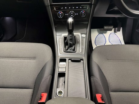 Volkswagen Golf e-Golf 5dr 22
