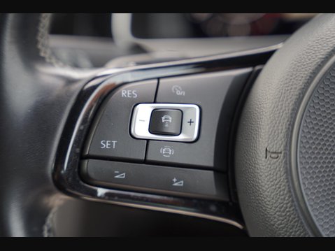 Volkswagen Golf 2.0 TSI R DSG 4Motion Euro 6 (s/s) 5dr 23
