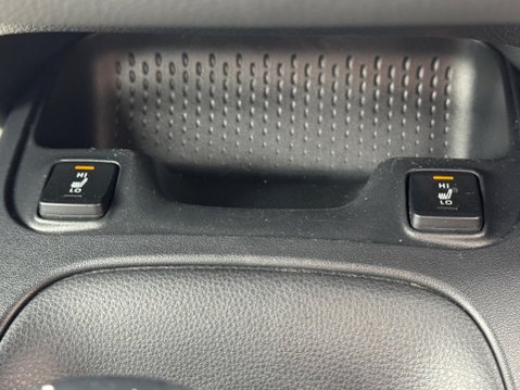 Toyota Corolla 1.8 VVT-h Icon Tech Touring Sports CVT Euro 6 (s/s) 5dr 29