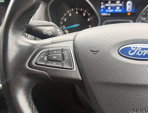 Ford Focus 1.0 Focus Zetec 5dr 11