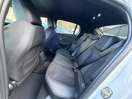 Peugeot 208 GT PREMIUM 10