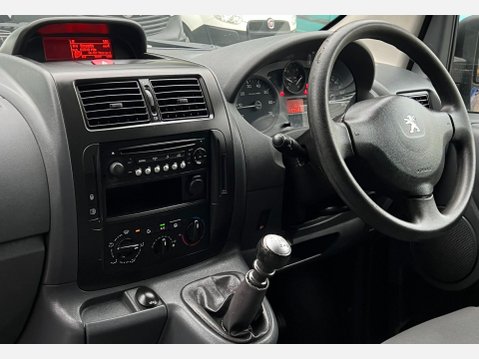 Peugeot Expert 2.0 HDi Panel Van 4dr Diesel Manual L1 H1 (196 g/km, 136 bhp) 43