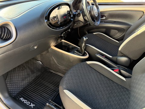 Toyota Aygo X VVT-I EDGE 24