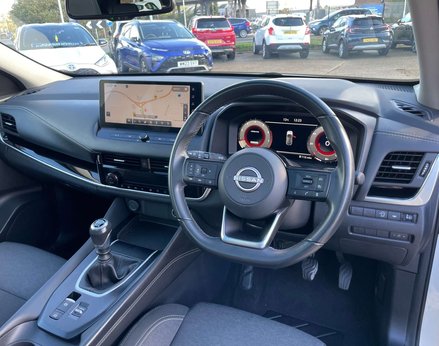 Nissan Qashqai 1.3 Qashqai N-Connecta DiG-T MHEV 5dr 17