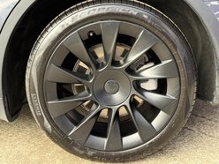 Tesla Model Y (Dual Motor) Long Range SUV 5dr Electric Auto 4WDE (384 bhp) 16