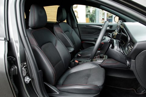 Ford Focus ST-LINE X EDITION MHEV 32