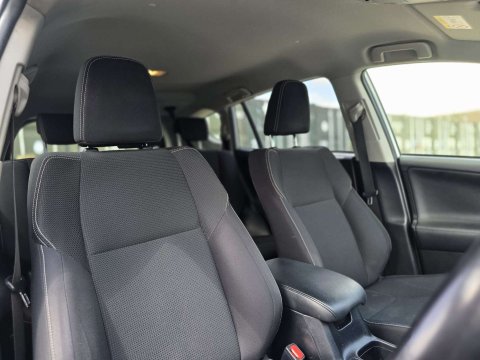 2016 Toyota RAV4 thumbnail 21