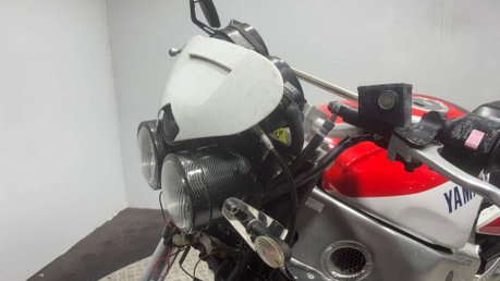 Yamaha FZR 1989 RUNNING PROJECT BIKE CLASSIC SPORTS BIKE NAKED 1000CC 22