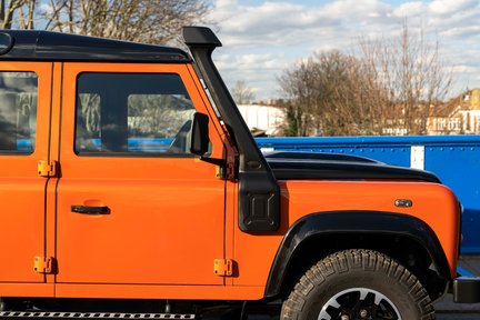 Land Rover Defender 110 Adventure 12