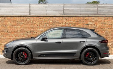 Porsche Macan GTS 2