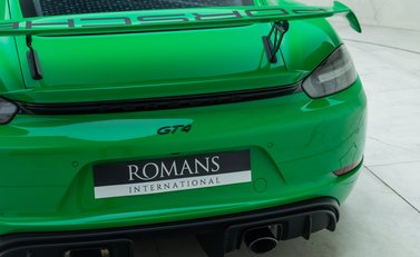 Porsche Cayman GT4 (718) 29