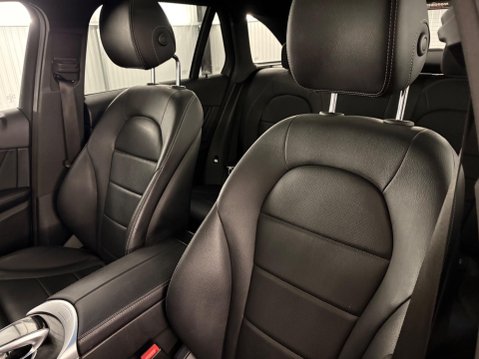 Mercedes-Benz GLC 2.0 GLC250 AMG Line (Premium Plus) G-Tronic 4MATIC Euro 6 (s/s) 5dr 31
