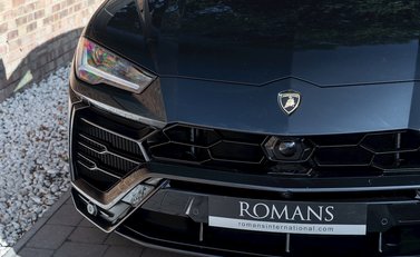 Lamborghini Urus 24