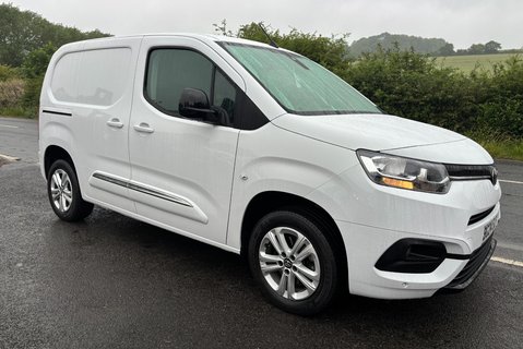 Toyota Proace City L1 Design 100 ps EAT8 Automatic Panel Van 5