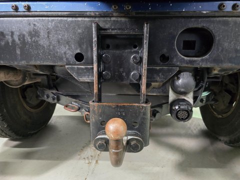 Land Rover Defender 2.5 TD5 County Hard Top SUV SWB 3dr 9