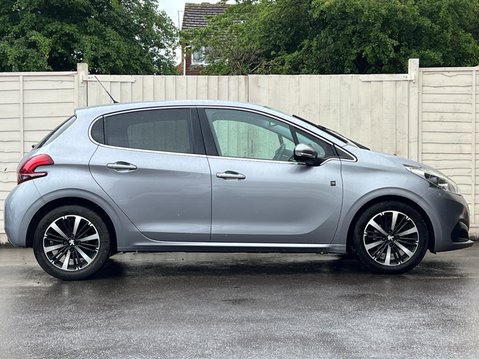 Peugeot 208 1.5 BlueHDi Tech Edition Hatchback 5dr Diesel Manual Euro 6 (s/s) (100 ps) 6