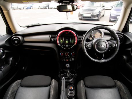 Mini Hatch COOPER