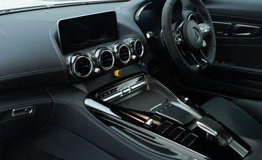 Mercedes-Benz AMG GT R PRO 15