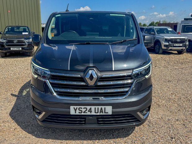 Renault Trafic AUTO SWB L1H1 Sport SL30 Air Con Alloys Camera Nav Sensors EURO 6 3
