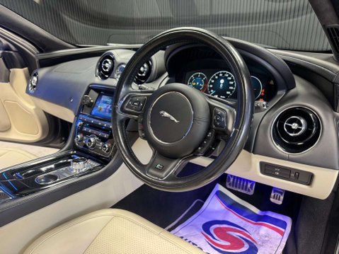 Jaguar XJ 3.0d V6 R-Sport Saloon 4dr Diesel Auto Euro 6 (s/s) (300 ps) 3