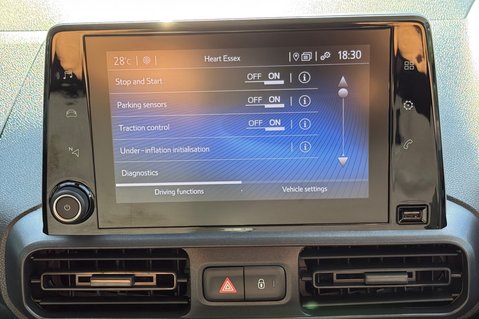 Toyota Proace City L1 DESIGN - NO VAT - AUTO - 1.5 DIESEL - REVERSE CAM - CARPLAY 30
