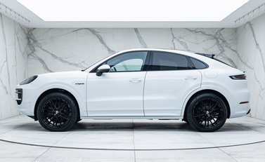 Porsche Cayenne V6 E-HYBRID Coupe 11
