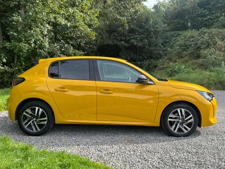 Peugeot 208 1.2 208 Allure Premium + PureTech S/S Auto 5dr 3