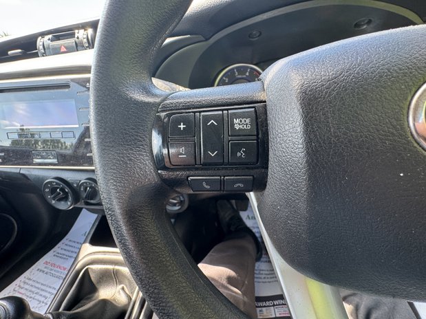 Toyota Hilux Active | 2.4 LT | Extended Cab | Tow Bar | Air Con | EURO 6 18