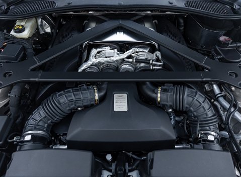 Aston Martin Vantage F1 EDITION 44