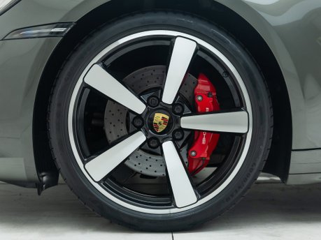 Porsche 911 Carrera S (992) 