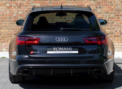 Audi RS6 Avant Performance 5