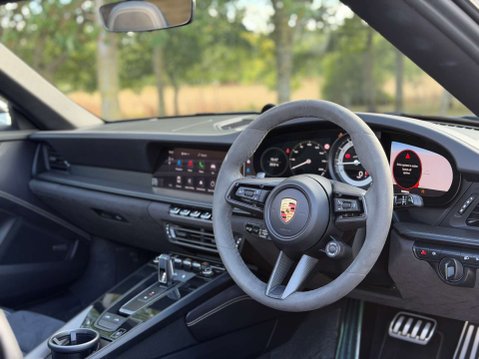 Porsche 911 3.0 911 Targa 4 GTS Semi-Auto 4WD 2dr 25