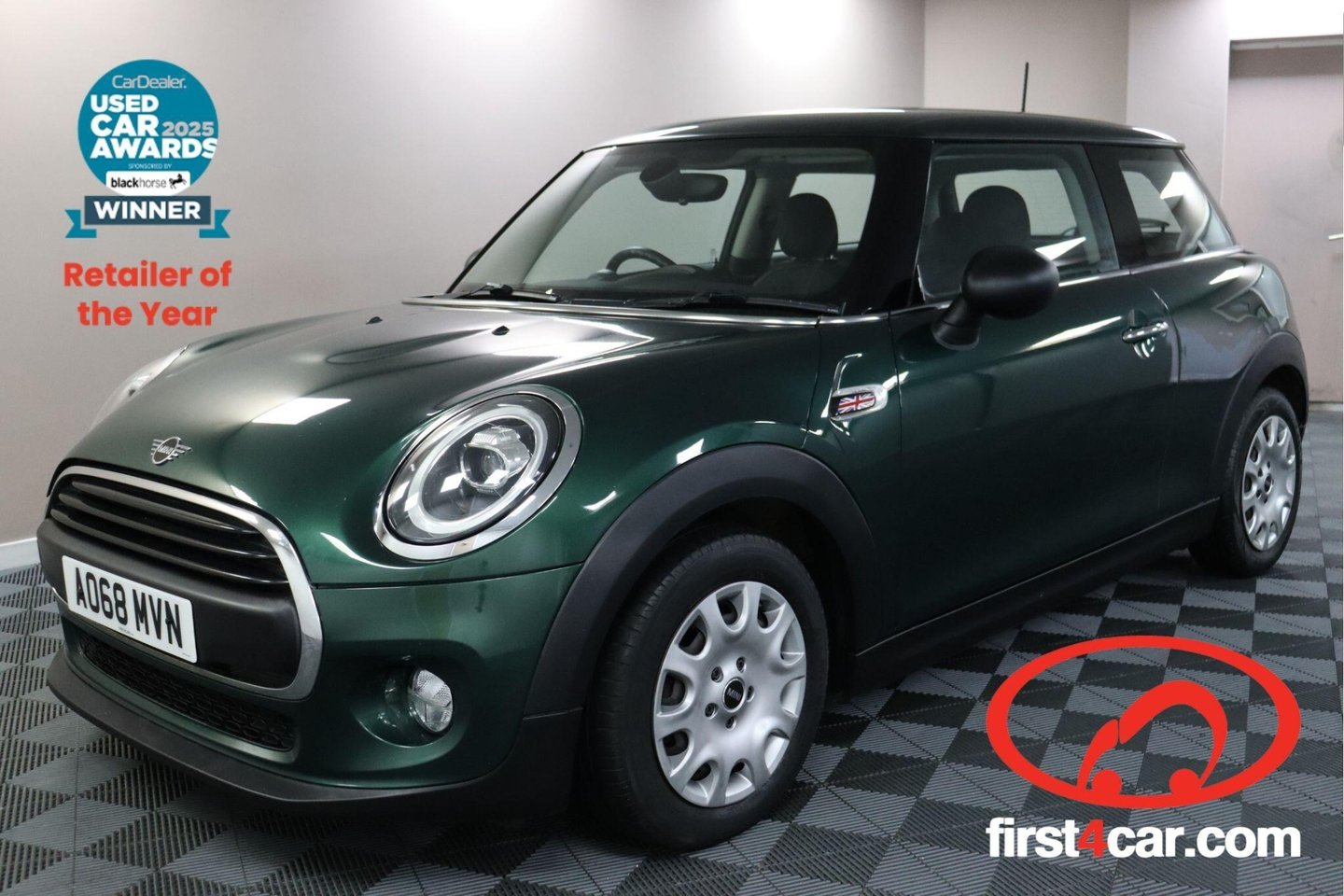 2018 MINI Hatch — image 1