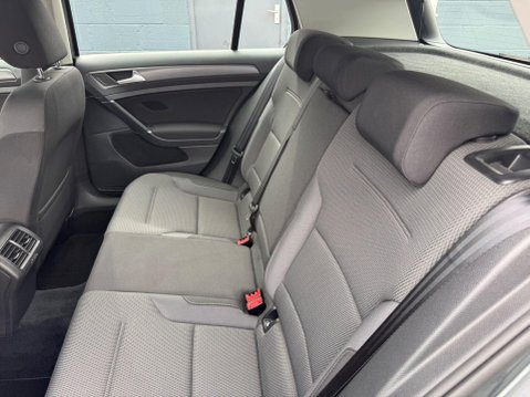Volkswagen Golf SE NAVIGATION TSI BLUEMOTION TECHNOLOGY DSG 29