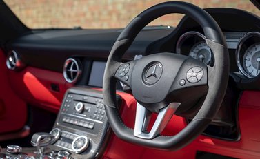 Mercedes-Benz SLS AMG Roadster 13