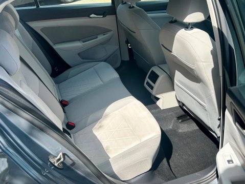 Volkswagen Golf STYLE ETSI DSG 42